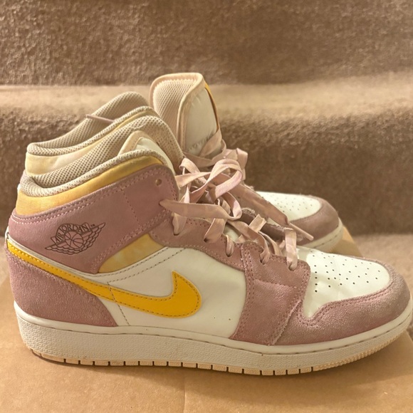 Nike Air Jordan 1 Mid SE Arctic Pink Youth 7Y Women’s 8.5 Sneakers DC9517-600 - Picture 2 of 10
